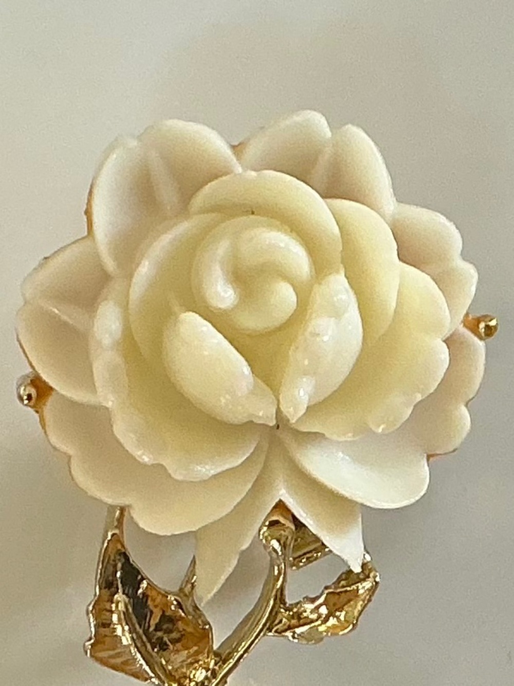 Vintage White Rose Brooch Carved Flower Pin Gold Tone - Picture 2 of 12